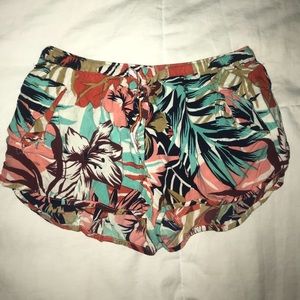 Roxy floral shorts